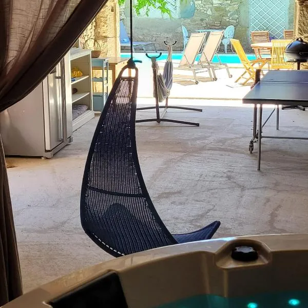 Le gîte de Sainte Valière PISCINE,SPA et CLIMATISATION, hotel in Sainte-Valière