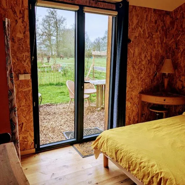 chambre du Saussay, hotel in Villers-Écalles