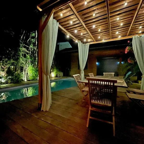 Charmante maison avec piscine près Bordeaux, hotell i Eysines