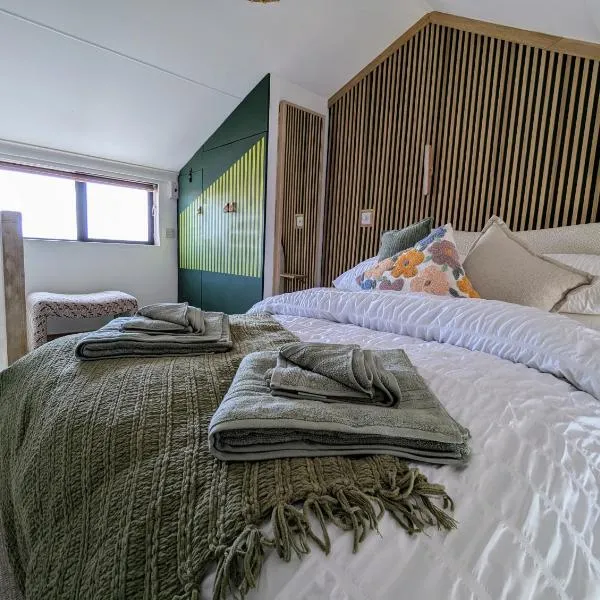 TinyTin home on the ocean, hotel v destinaci Brighton & Hove