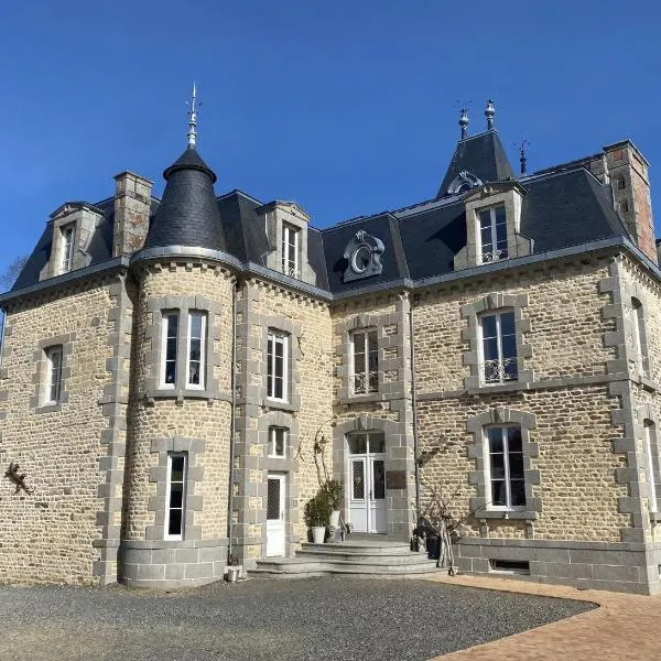 Au Château, hotel v destinaci La Lucerne-dʼOutremer