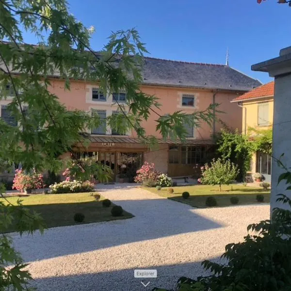 Domaine hotel de France, hotel v destinaci Cunfin