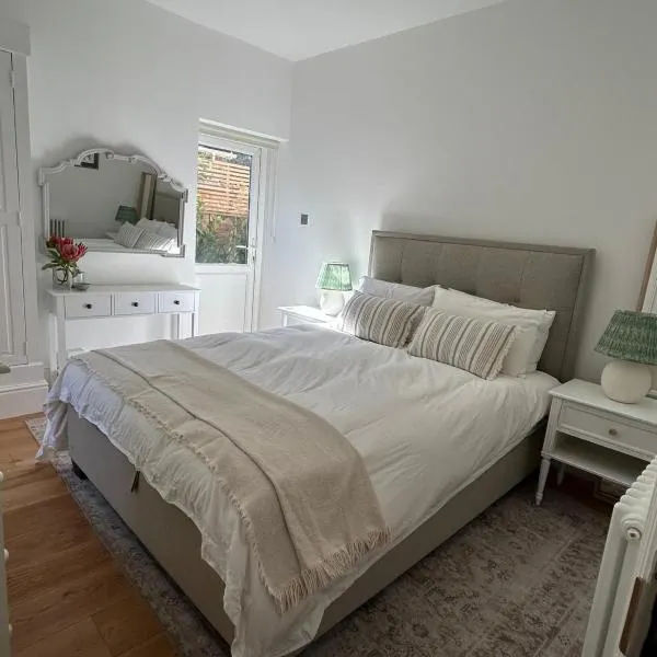 Aeolian House, hotel in Cranleigh