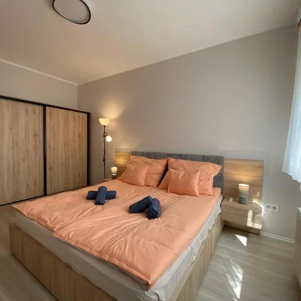 Chipollino Apartman, hotel in Pécs