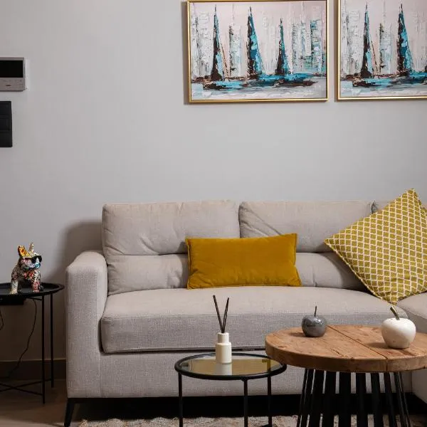 Glyfada Luxury Suite by First Class Properties, Hotel in Athen