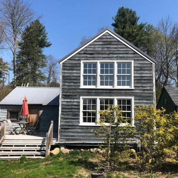 Light-filled Carpenter's Cottage in Stockbridge, hôtel à Stockbridge