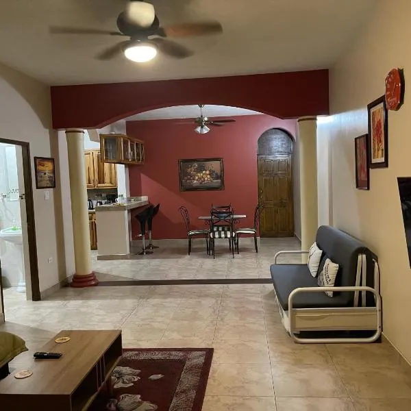 Le Quad - One Bedroom & Studio Apt - Private, Spacious & Secured, hotel v destinaci Kingston