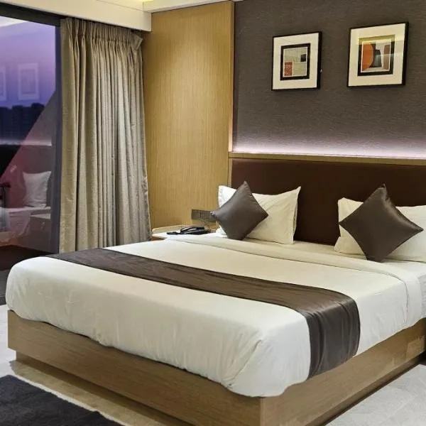 Hotel Skyro Inn, hotel en Gandhinagar
