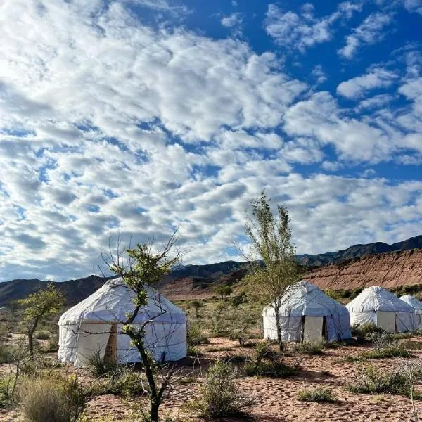 AiSun Eco Yurt Camp, hotel v destinaci Tossor