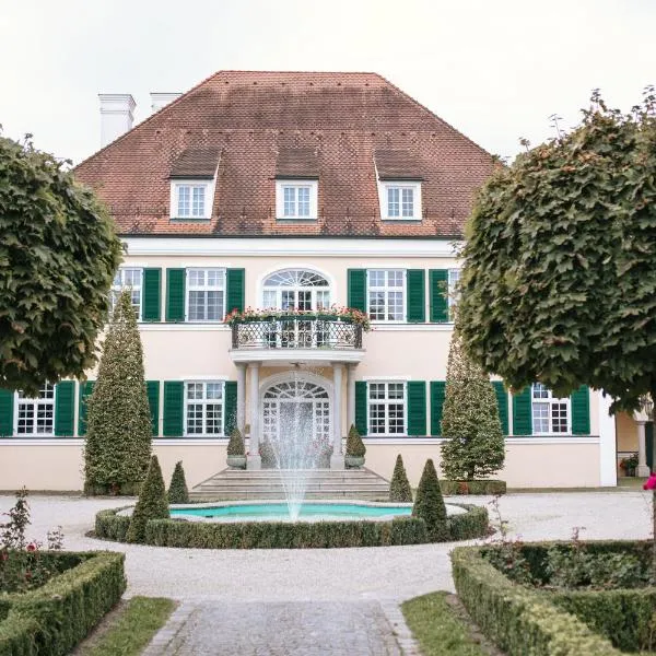 Gut Altholz Landhotel und Restaurant Hutter, hotel v destinaci Plattling