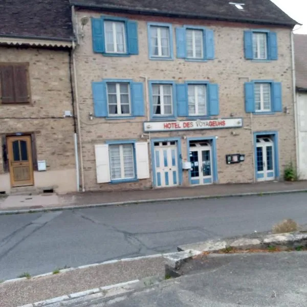Les voyageurs, hotel v destinaci Magnac-Bourg