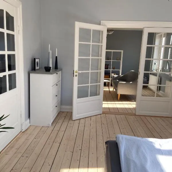 Aalborg Villa Apartments - Close to Aalborg center - Free parking - Free citybikes, hotel v destinaci Aalborg