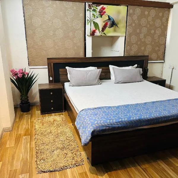 The Guest House, hotel in Indore