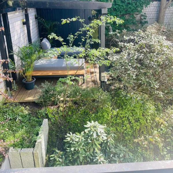 Charmantes Haus mit Gartenoase, hotel a Hilden