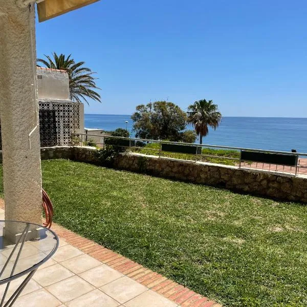 Apartamento La Roca Rental, Bungalow a pie de playa, hotel in Torremolinos