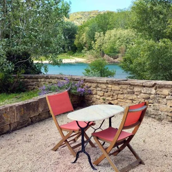 Baignade devant la maison !, hotel v destinaci Remoulins