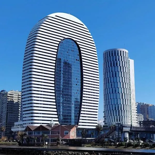 Infinity Tower apartments Batumi, hotel in Batoemi