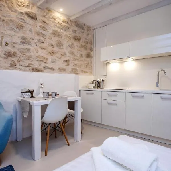 Luna Rooms and Studios Rovinj, hotel v Rovinji