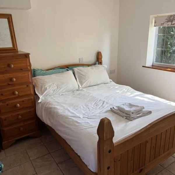 Small cottage on rural equestrian farm suitable for 2 adults and 2 children under 10 maximum, hotel v destinaci Skegness