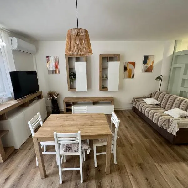 Private Parking - A Casa di Anna, hotel in Borgo