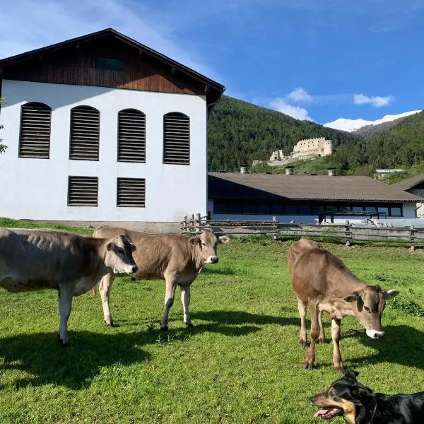 Farm apartment in Stelvio National Park, hotel v destinaci Prato allo Stelvio