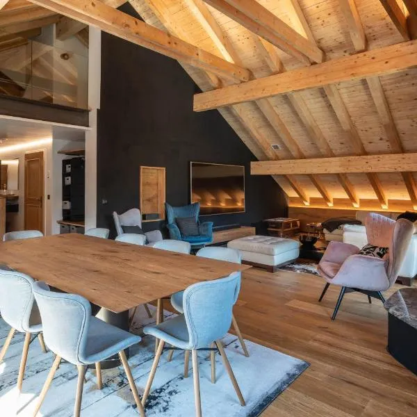 Central, Luxury, Chalet-Style Penthouse Apartment, hotel u gradu 'Engelberg'