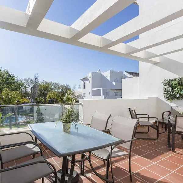 Chic & Bright Costa Ballena Getaway, hotel a Chipiona