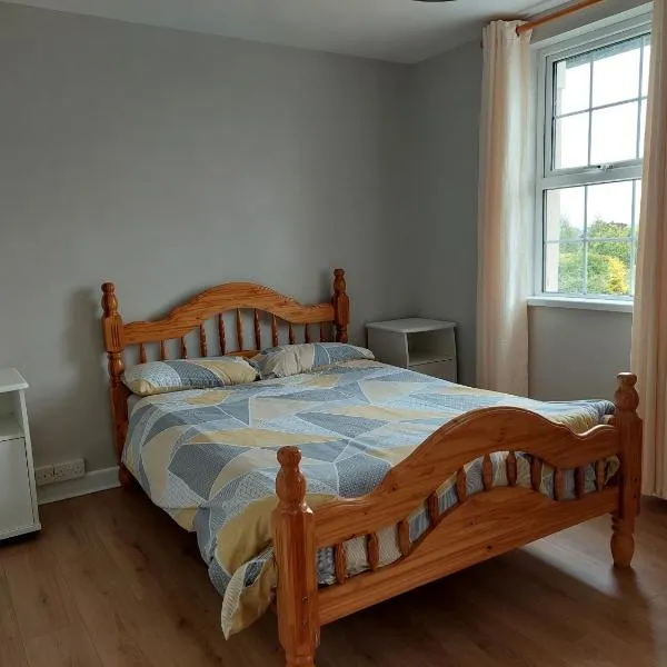 Self catering apartment, hotel v destinaci Ennis