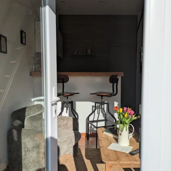 La sellerie - small barn, hotel in Saint-Aubin-Epinay