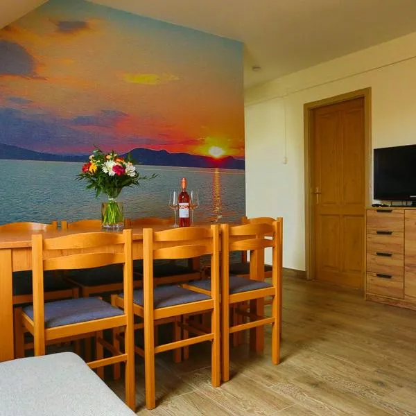 Strandi Apartmanok- Magyar Tenger，位于巴拉通马里亚弗都的酒店