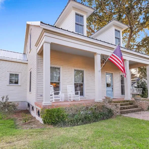 Drackett House by Whiskey Properties, hotel in Bay Saint Louis