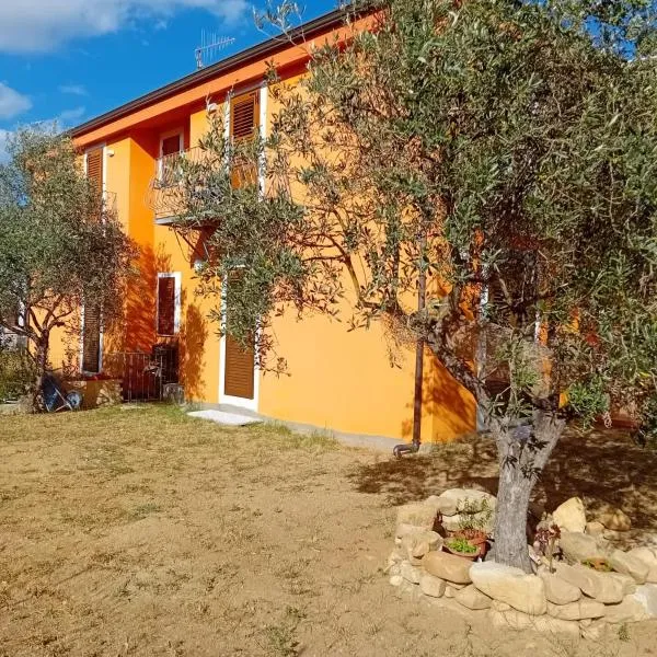 Carmen House, hótel í Olìa Speciosa