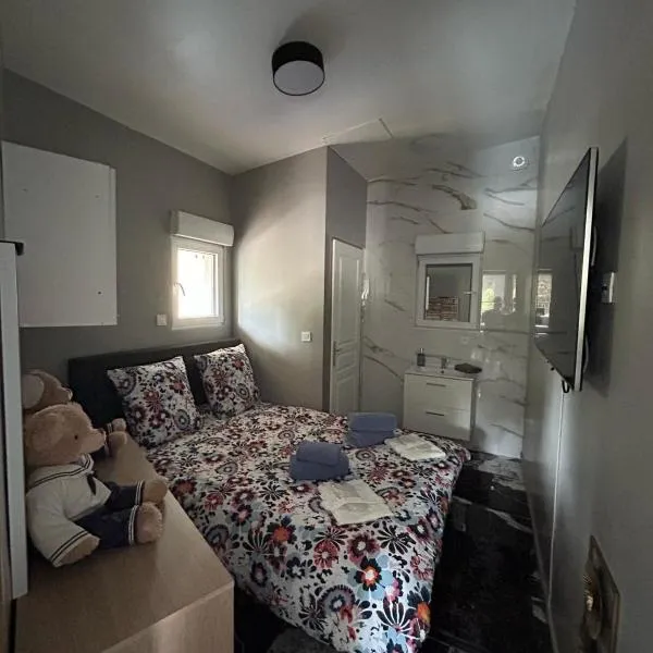 Boston - Loft with Jacuzzi, hotel in Sanary-sur-Mer