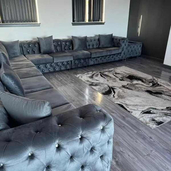 Waterfront luxury apartment, hotel v destinaci Kinghorn