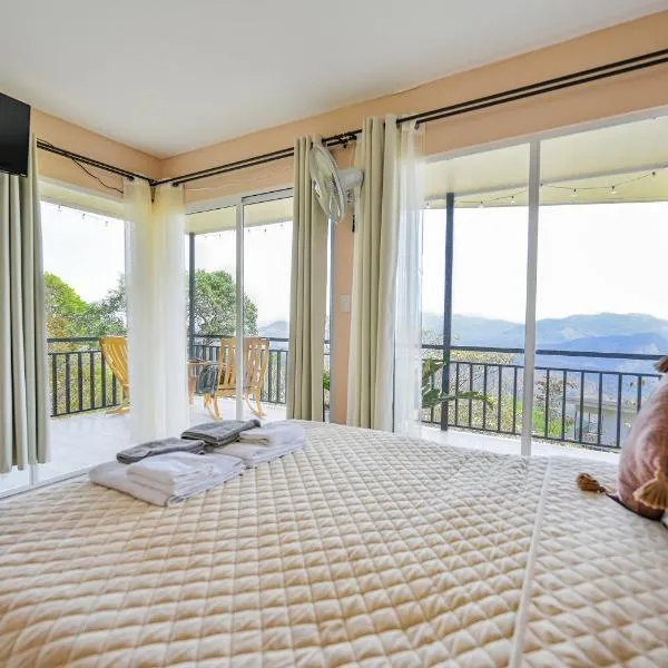 Nosara Hideaway 1 - Mountain View Cabins & BREAKFAST PROVIDED, готель у місті Naranjal