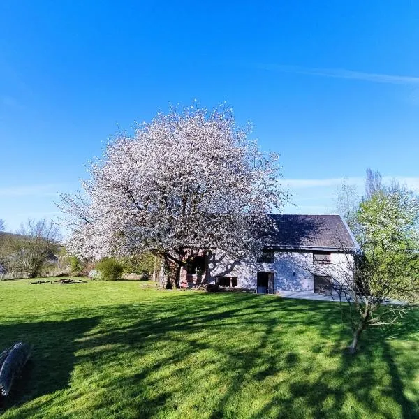 Gerestaureerde hoeve met zicht, hotel v destinaci Durbuy