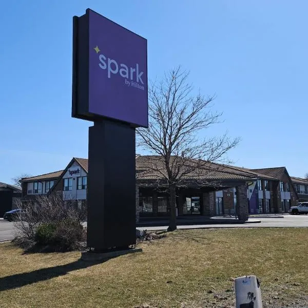 Spark by Hilton Oshawa, khách sạn ở Oshawa