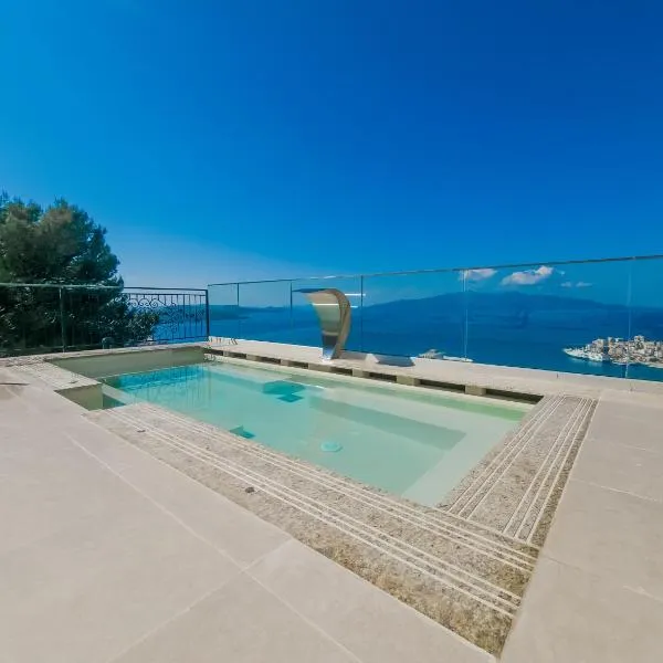 Sunset Shoreline Saranda - Sea View - Free Private Parking - Pool, hotel v destinaci Sarandë