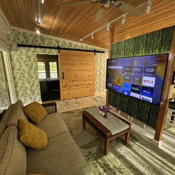 Secluded house, Opening special!, hotel in Pahoa
