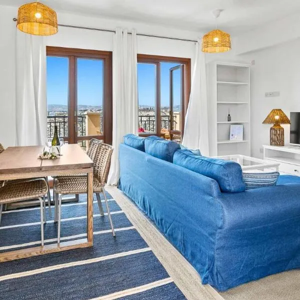 Beautiful Apartment BJ12 with Amazing Sea Views, Aphrodite Hills, khách sạn ở Kouklia