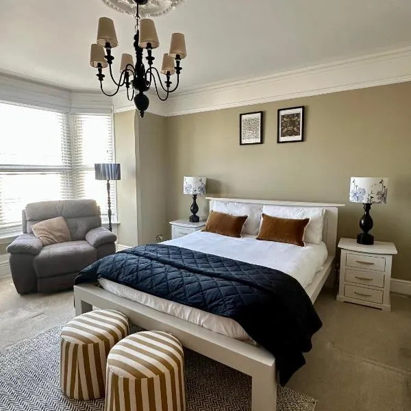 Charming city home free parking, hotel in Portsmouth