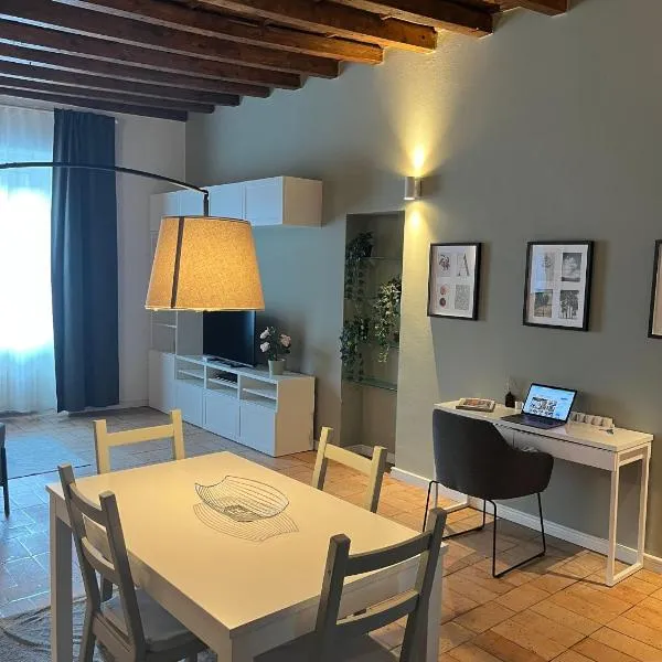 Navigli Darsena - Luxury Apartment with balcony, khách sạn ở Milano