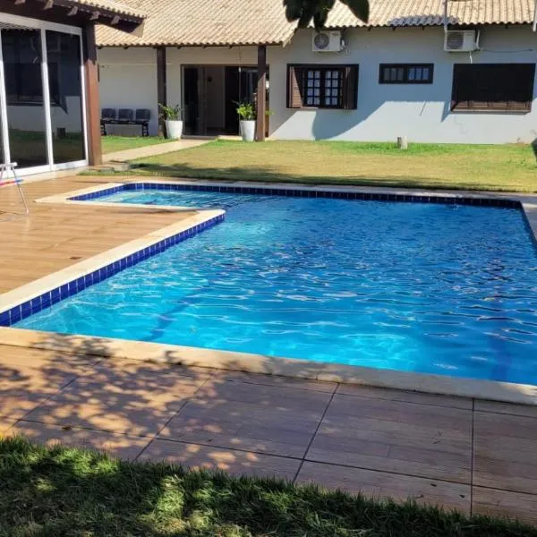 Caramelo hospedaria, localização privilegiada com conforto e privacidade, hótel í Sorriso