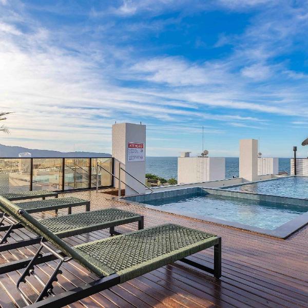 Elegância e Conforto em Suíte a 120 metros do Praia de Bombinhas