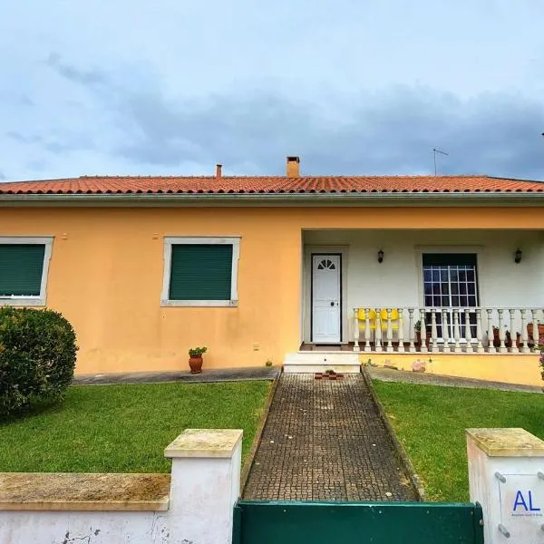 Casa da Avó Judite com vista para o Castelo de Óbidos, hotel a Óbidos