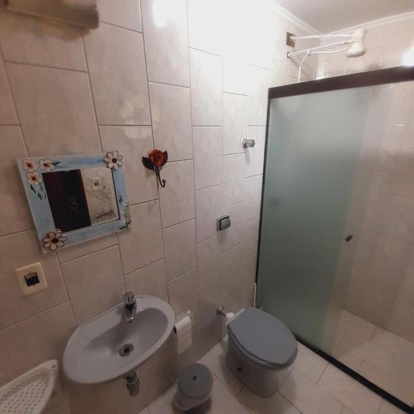 Casa com piscina e churrasqueira a 100 metros da praia - Foto 3
