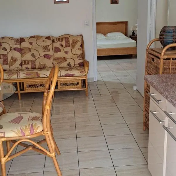 Logement spacieux deux pièces à Baie Mahault, hotel v destinaci Baie-Mahault