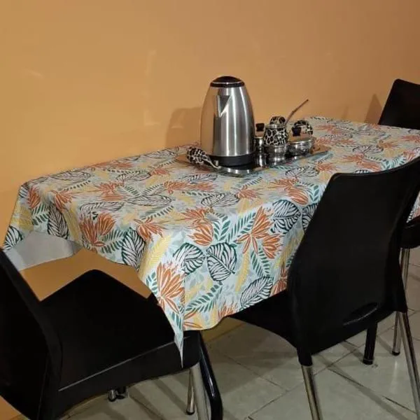 Monoambiente por dia ivanita!!, hotel a Santa Rosa