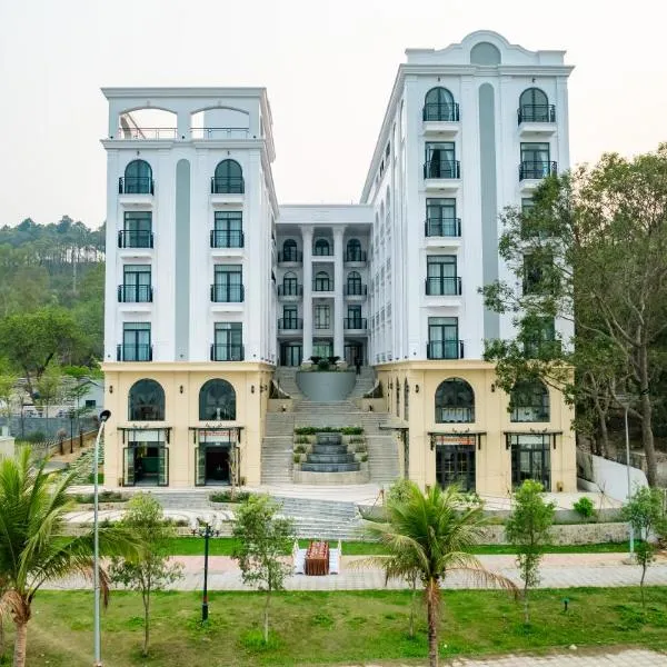 Belliss Hotel And Spa Dai Lai, hotel v destinaci Phúc Yên
