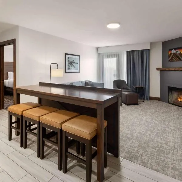 Corduroy Inn and Lodge, Trademark Collection by Wyndham, hotel v destinaci Snowshoe